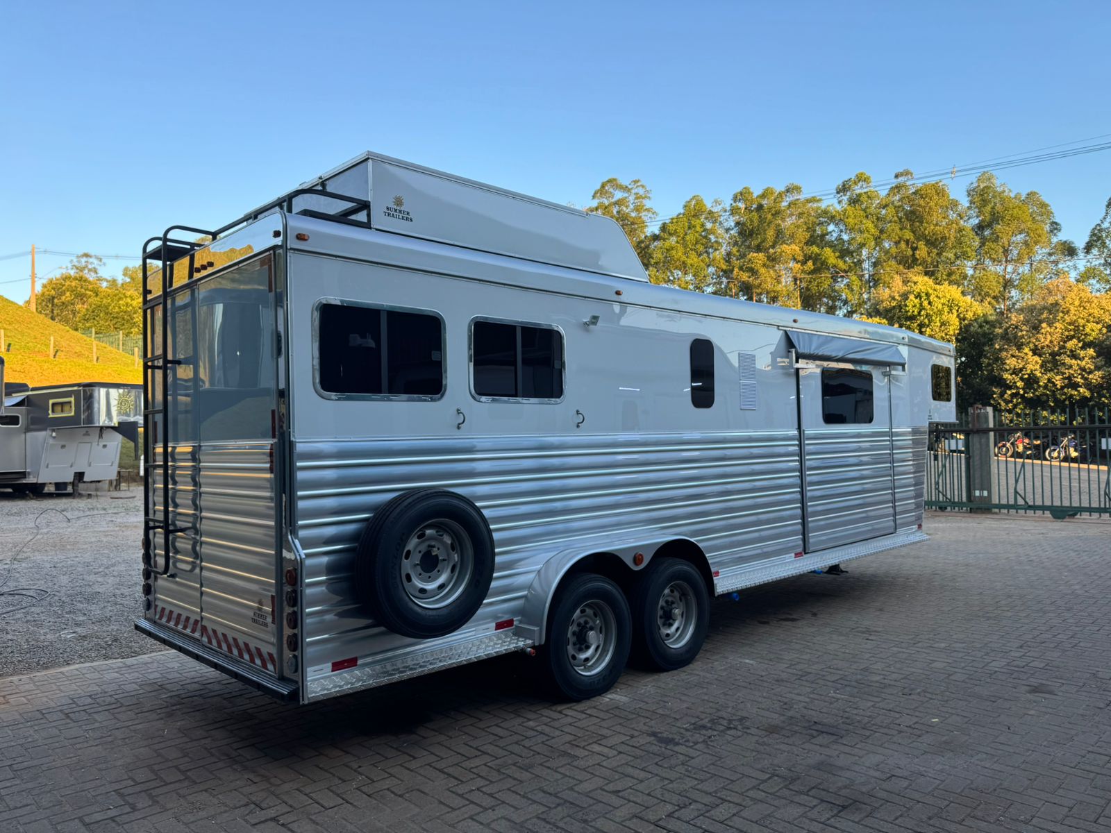 Trailer traseira