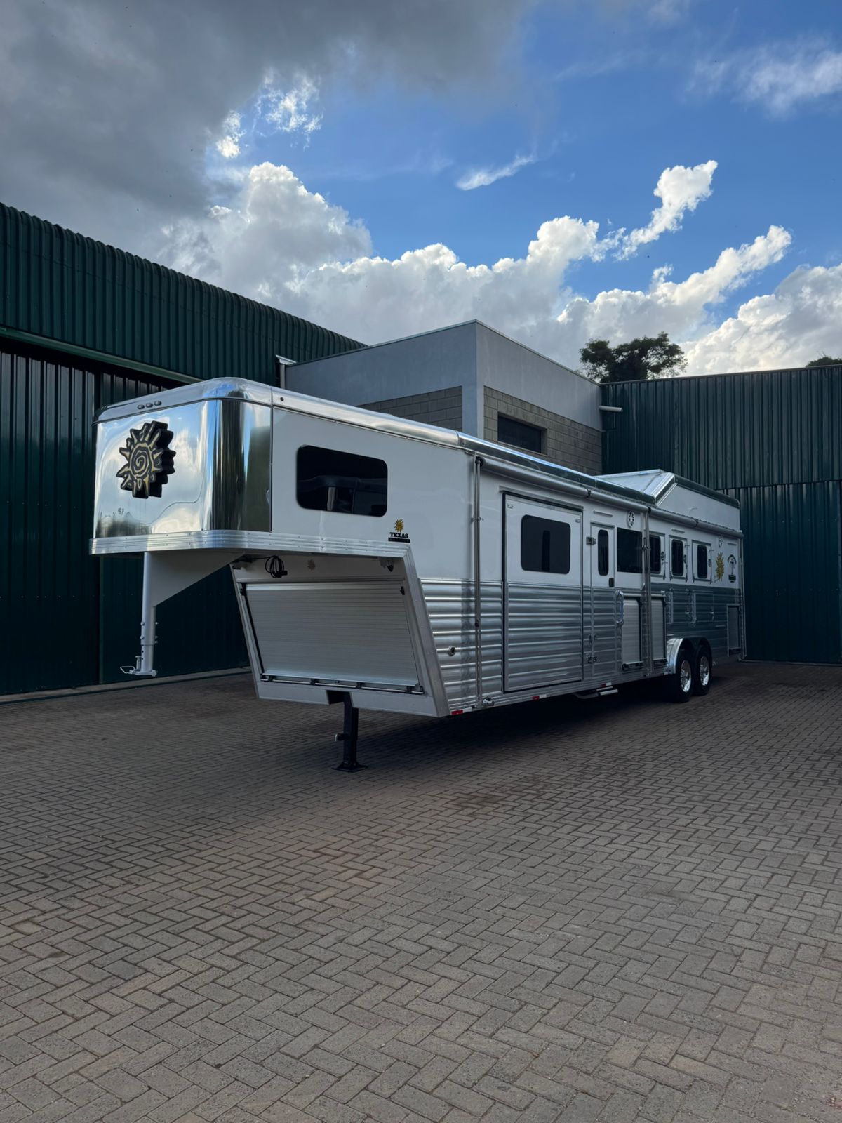 Trailer dianteira